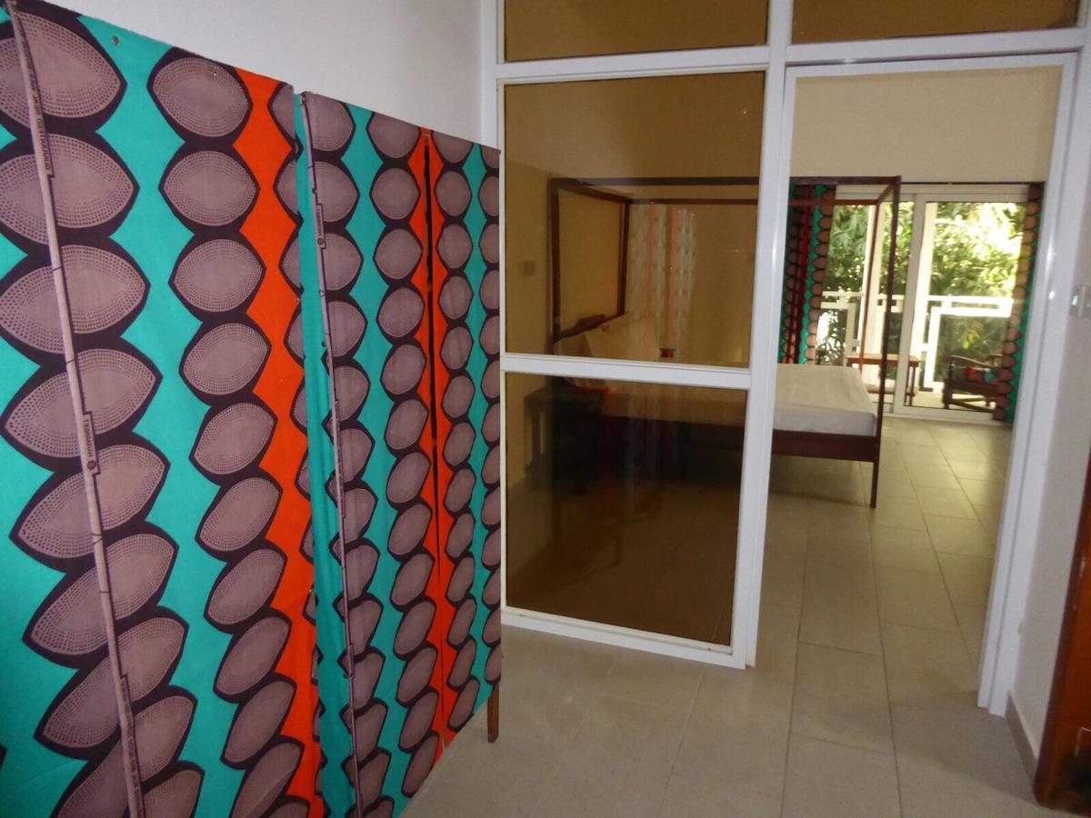 Sarawally Guesthouse Ampaya 外观 照片