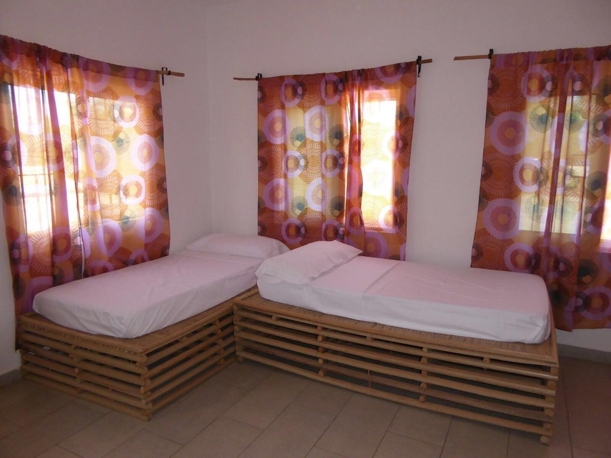 Sarawally Guesthouse Ampaya 外观 照片