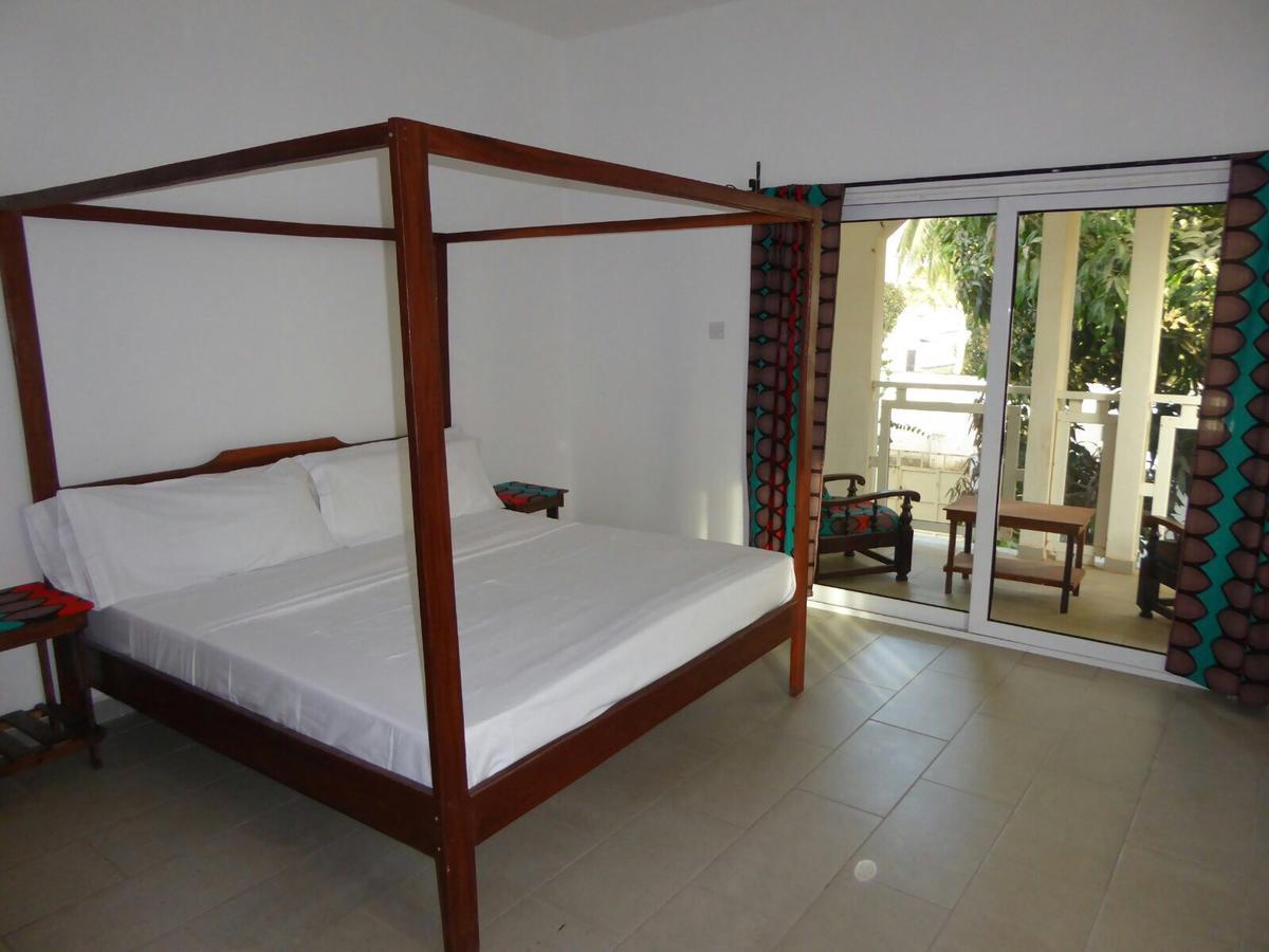 Sarawally Guesthouse Ampaya 外观 照片