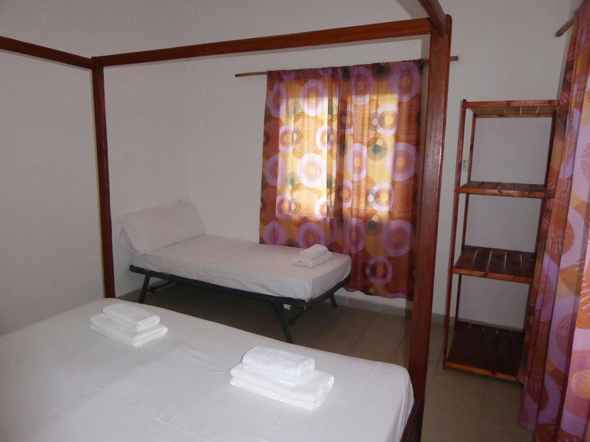 Sarawally Guesthouse Ampaya 外观 照片