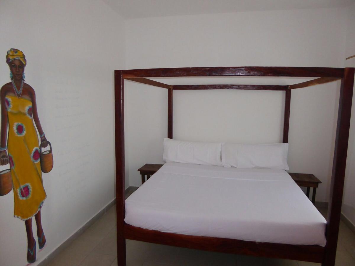 Sarawally Guesthouse Ampaya 外观 照片