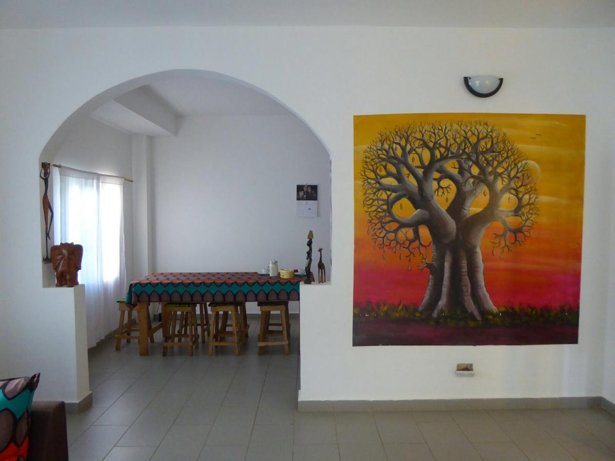 Sarawally Guesthouse Ampaya 外观 照片