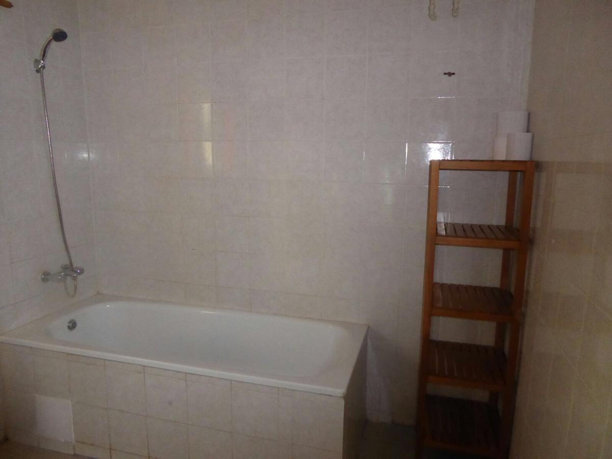 Sarawally Guesthouse Ampaya 外观 照片