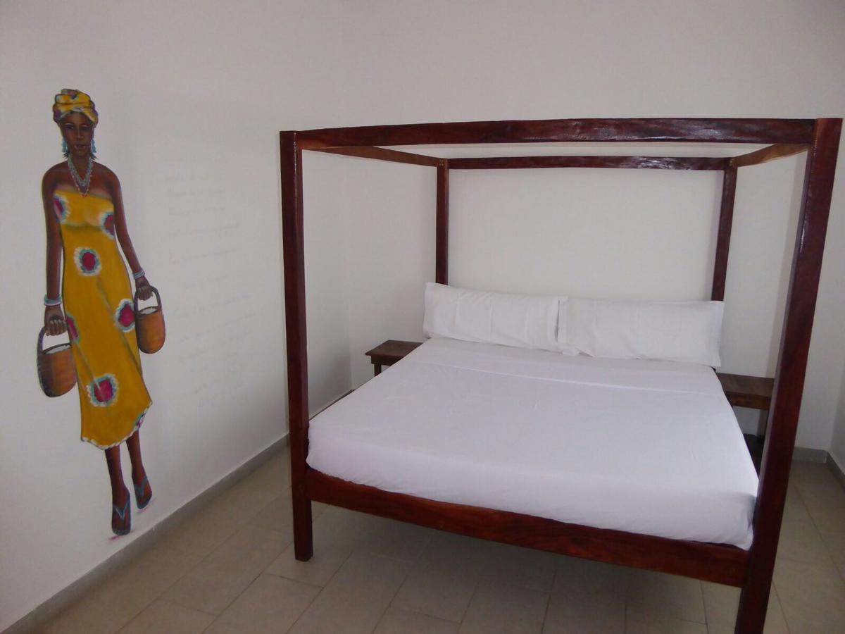 Sarawally Guesthouse Ampaya 外观 照片