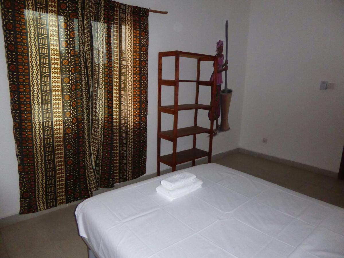 Sarawally Guesthouse Ampaya 外观 照片