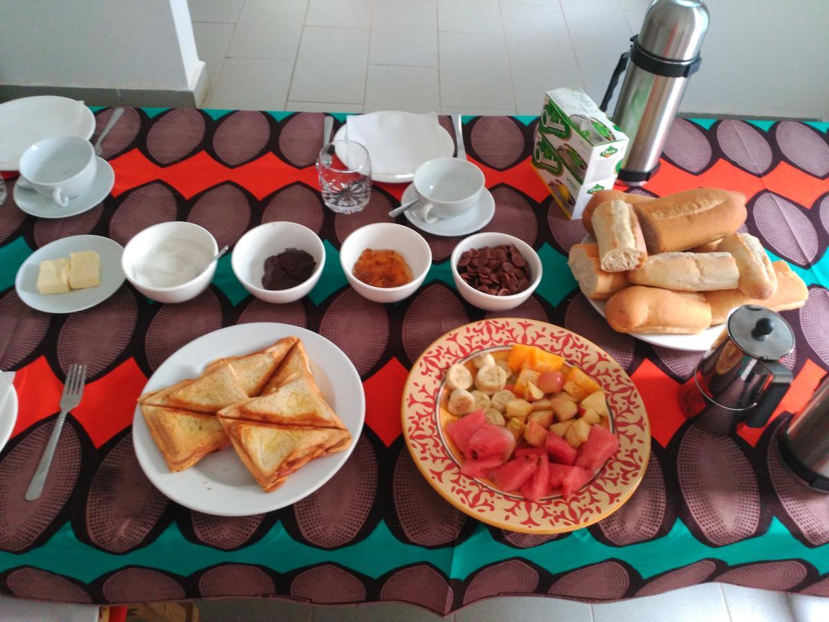 Sarawally Guesthouse Ampaya 外观 照片