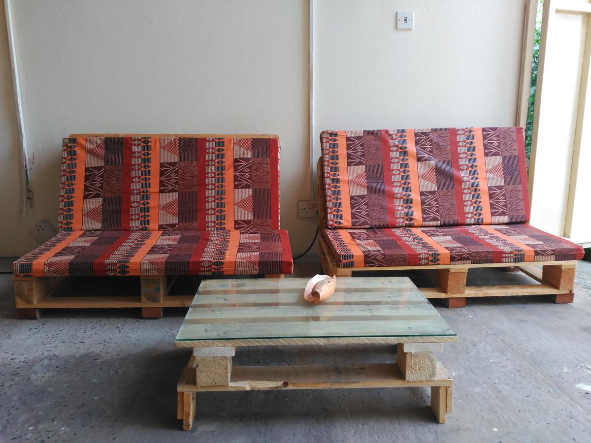 Sarawally Guesthouse Ampaya 外观 照片